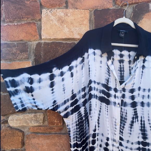 Karen Kane Blue and White Tie Dye Button Down Front Shirt Size 3X - Picture 9 of 16